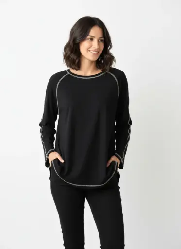 CHANDAIL MANCHE LONGUE NOIR AVEC COUTURE VISIBLE