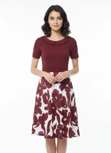 Robe bourgogne  avec bas a motif avec col